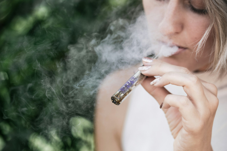 analiza opinii klientów online, recenzje e-papierosów, badania rynku vape - Nie taka bezpieczniejsza alternatywa. Oto wyniki nowego badania ...