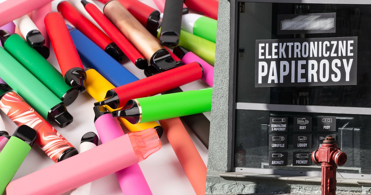 e-papierosy jednorazowe w Polsce, popularność jednorazówek vape, polski rynek e-papierosów - Jednorazowe e-papierosy z Rosją w tle? Dziwna przeszłość biznesu w ...