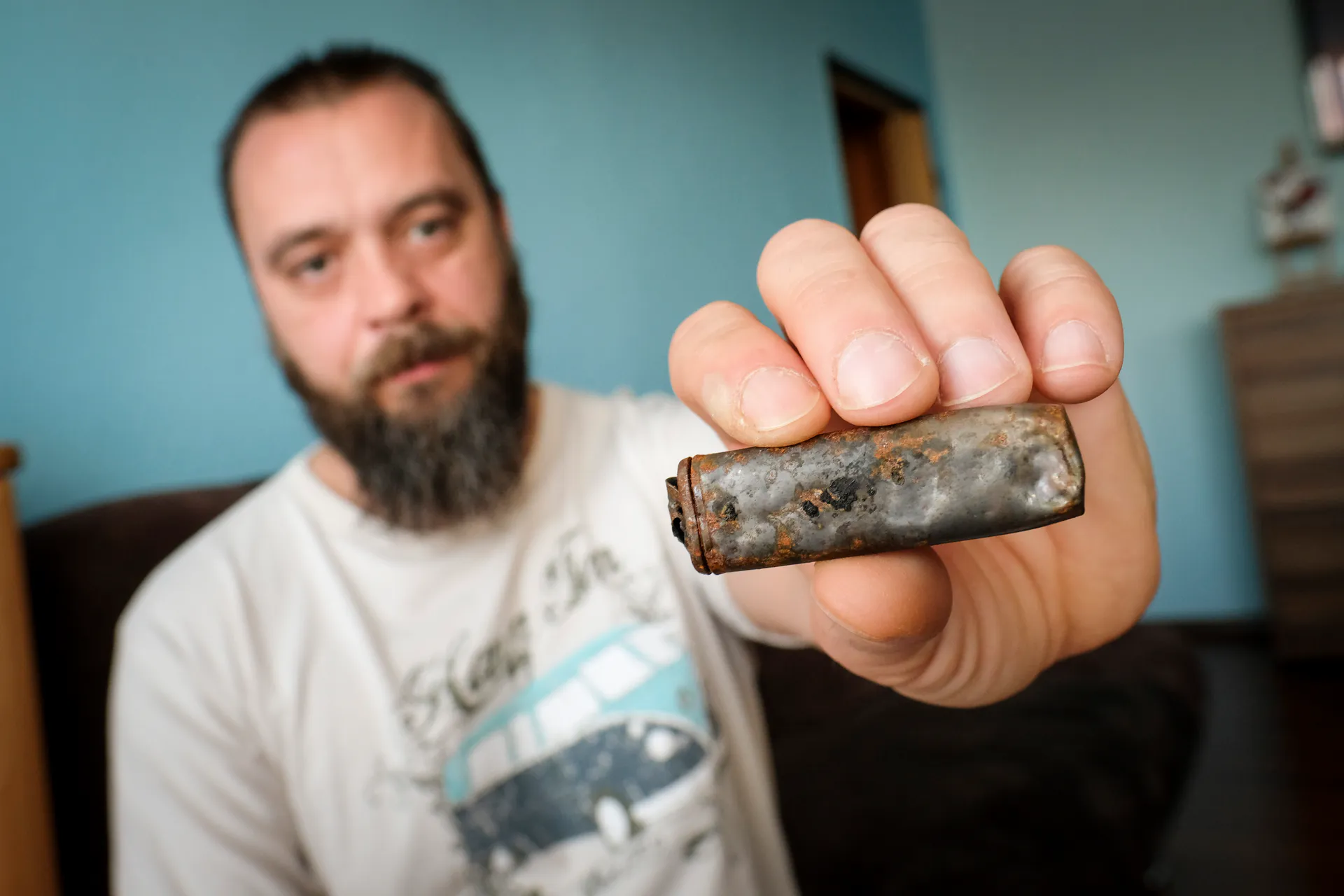 stary typ e-papierosa, cieknący mod, awaryjny e-papieros, wybucha bateria, duże urządzenie vaping - E-papieros wybuchł mu w kieszeni. Polak kolejną ofiarą chińskich ...