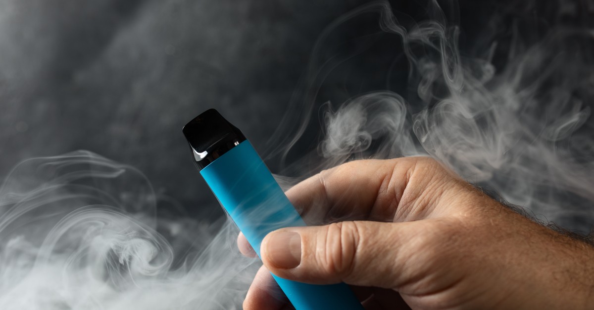 ewolucja rynku e-papierosów, transformacja branży vape, progres technologiczny e-papierosy, od małych do dużych vape Polska - Dlaczego e-papierosy podrożały od września 2025 roku ...
