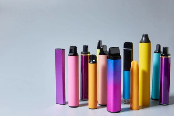 e-papieros jednorazowy ładowanie, poradnik użytkowania vape, zapobieganie spaleniu e-papierosa, oszczędność na vape - Jak naładować jednorazowe urządzenie Vape – SMOKO E Cigarettes