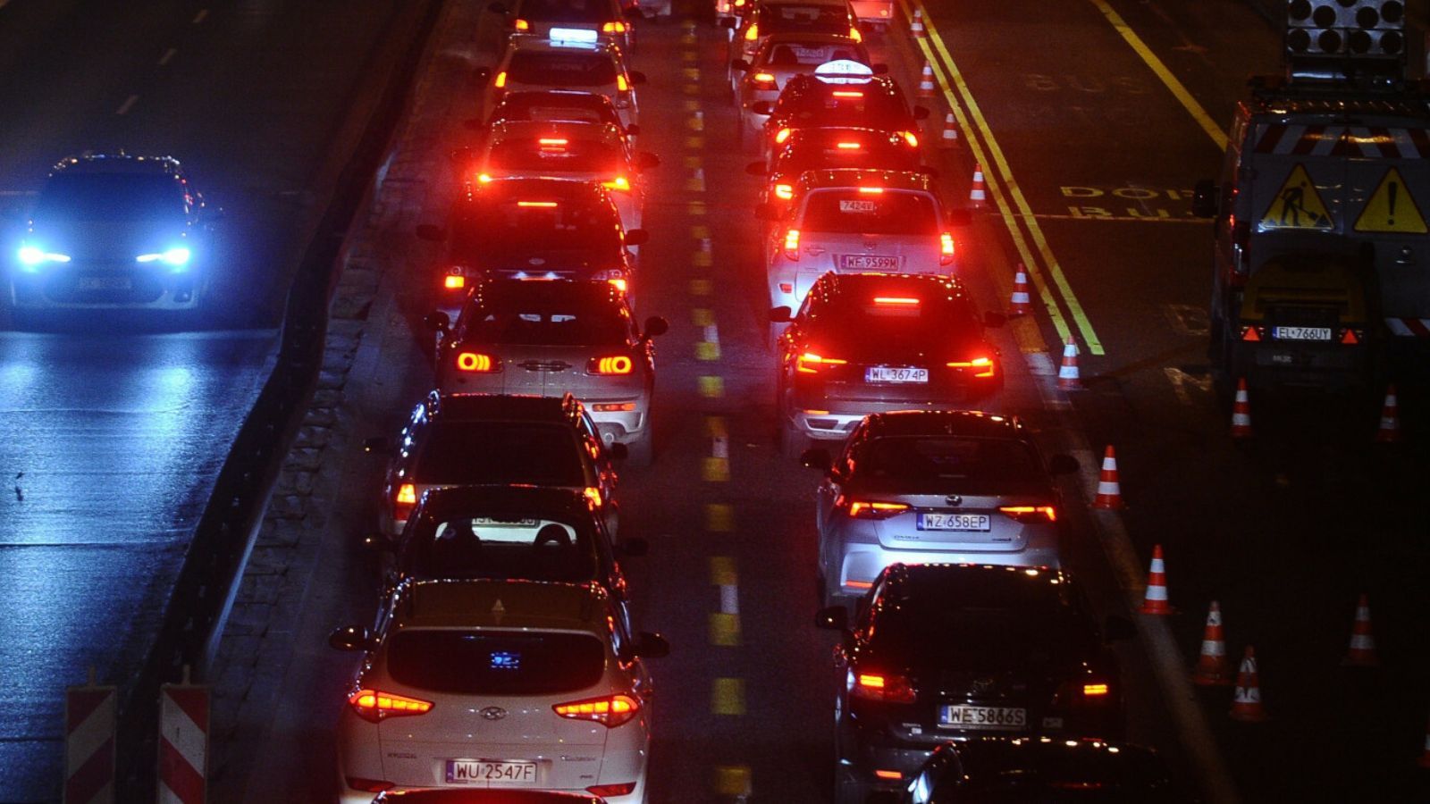 korek autostrada deszcz, frustracja kierowca, ruch uliczny - Paraliż na granicy z Niemcami. Kierowcy utknęli w gigantycznym ...