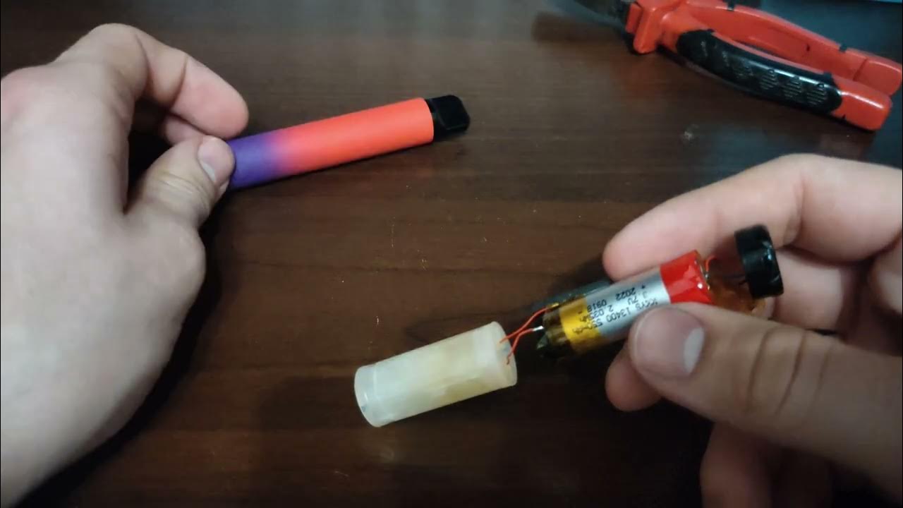 jak naładować jednorazówkę,ładowanie e-papierosa USB-C,jednorazówka miga,bezpieczne ładowanie vape,ile ładować jednorazówkę