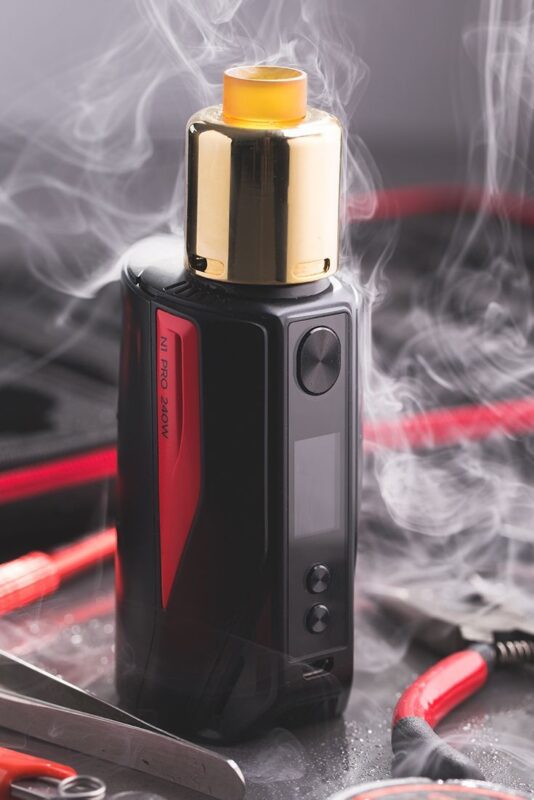 ładowanie vape,bezpieczeństwo e-papierosów,wybuch vape,ładowarka laptop vape,jak ładować e-papierosa