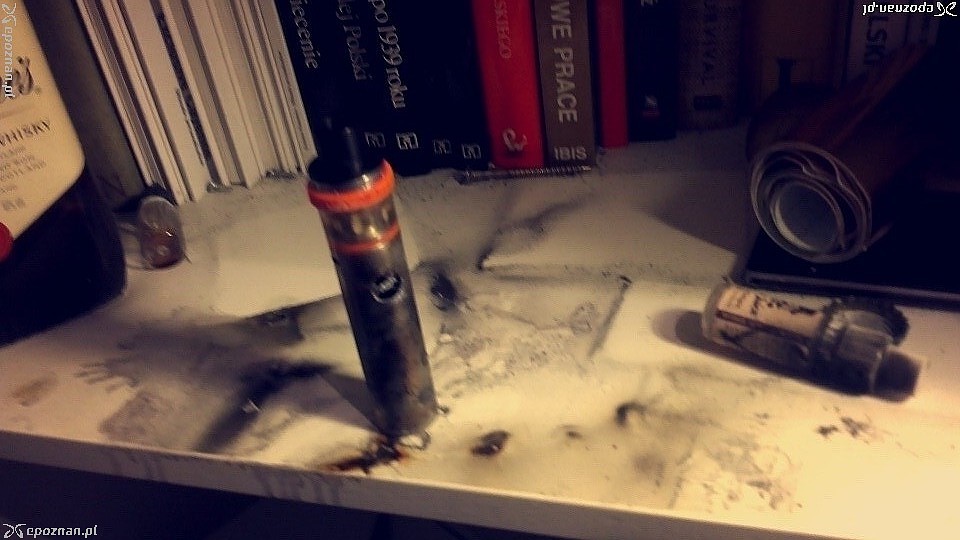 niebezpieczne ładowanie e-papierosa, vape eksplodujący, zagrożenie pożarowe e-papieros, przeładowanie vape laptop - Naszemu czytelnikowi wybuchł e-papieros. Są niebezpieczne?