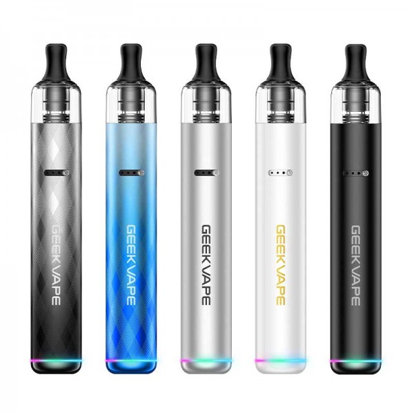 E-papieros Hifancy Super 70000 Puffs podłączony do ładowarki USB-C, z widocznym kablem i delikatnym światłem LED, symbolizujący wydajną baterię 650 mAh i gotowość do działania.